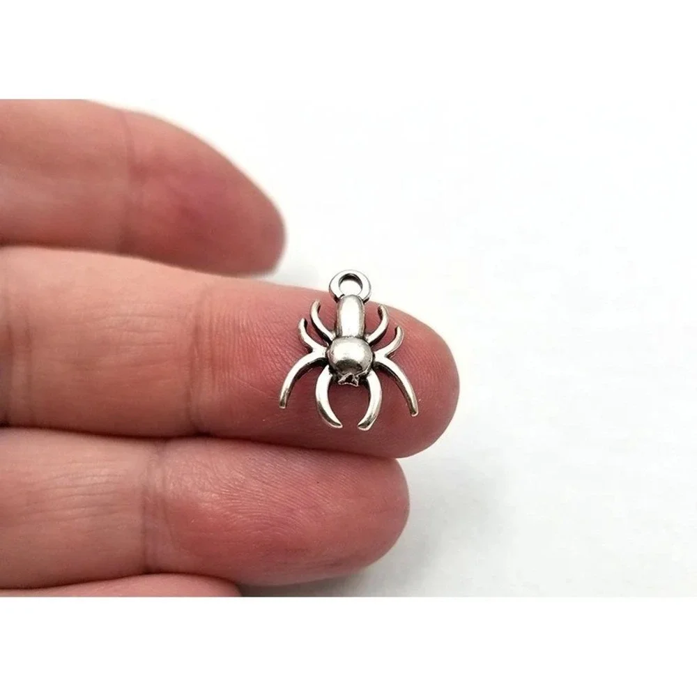 The Unbranded Brand 10 spider